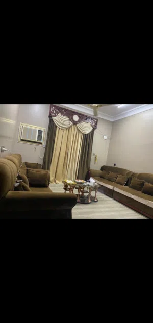222 m2 4 Bedrooms Apartments for Sale in Aden Al Buraiqeh
