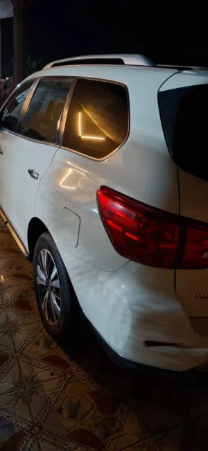 Used Nissan Pathfinder in Basra