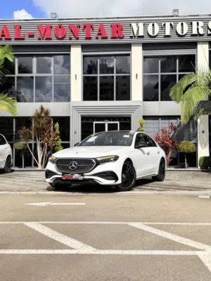 مرسيدس E300e ترخيص 2024 محرك 2000 هايبرد plug in/يقطع على الشحنه 60 كيلو متر  334 حصان
