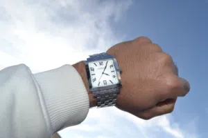 SAINT HONORÉ swiss made original ساعة سينت هونير سويسري اصلي تمتاز الساعة بالتصميم الفرنسي
