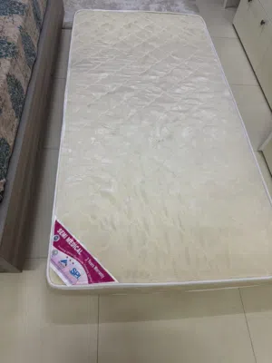 2 single bed Mattress single