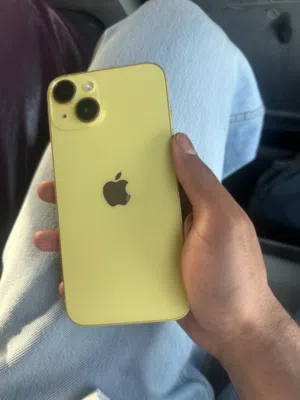 iPhone 14 / yellow