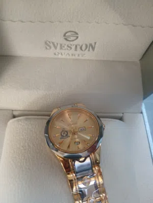 ساعة جميلة نسائية من نوع سفيستون انيقة بسعر مناسب