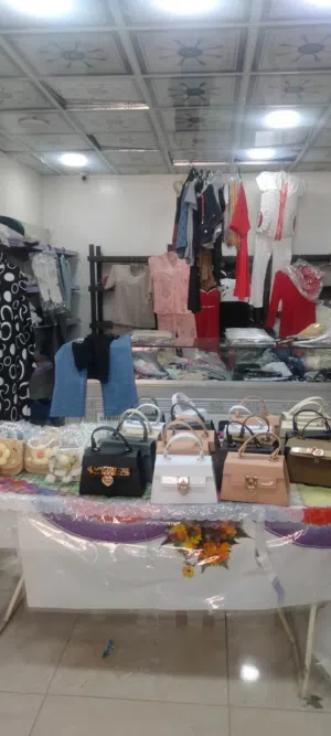محل نثريات.. بلاستيك.. ملابس. ابو النص