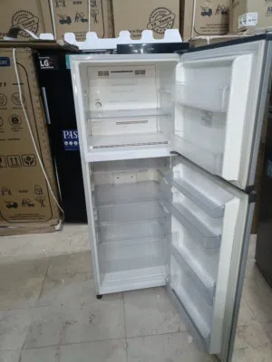 تلاجة توشيبا العربي  304 لتر 12 قدم  نوفروست بخار  كسر زيرو استخدام اقل من سنه  أعلي كفاءة وأقل استه