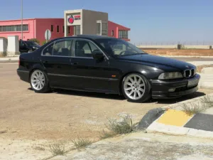 موديل 2000 E39 520i غير قابل للبدل أو الأقساط .