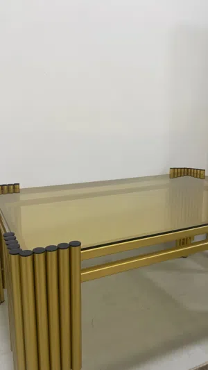 طاولة coffee table