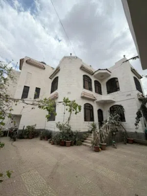 3200 m2 More than 6 bedrooms Villa for Sale in Sana'a Asbahi