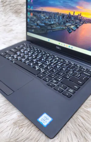 Dell touchscreen laptop i5-8th 8gb ram 256gb nvme ssd Borderless Full HD display type c win 11pro