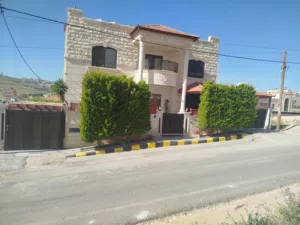 فيلا مميزة من المالك مباشرة في ارقى مناطق شمال عمان
