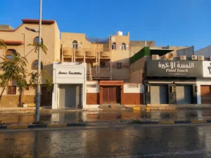 منزل تجاري في طريق السور