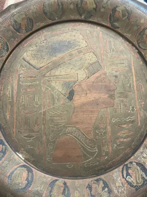 لوحه فنيه انتيك مصنوعه من النحاس الأحمر شغل يدوي قطرها 30 سم