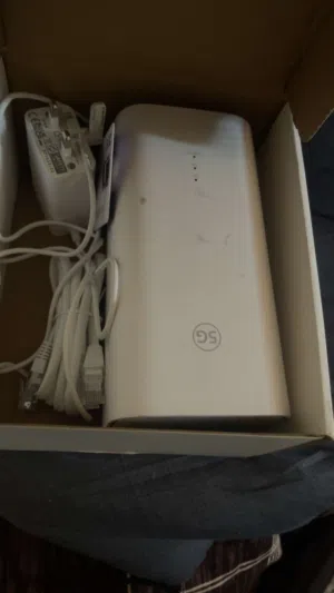 راوتر إنترنت 5Gمن شركة STC مستعمل اقل من شهر بحاله ممتازة