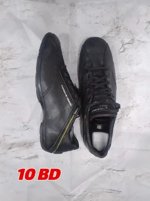 Sport Shoes . Adidas . 44 . Used4