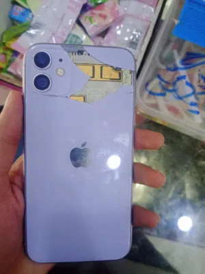 Apple iPhone 11 128 GB in Basra