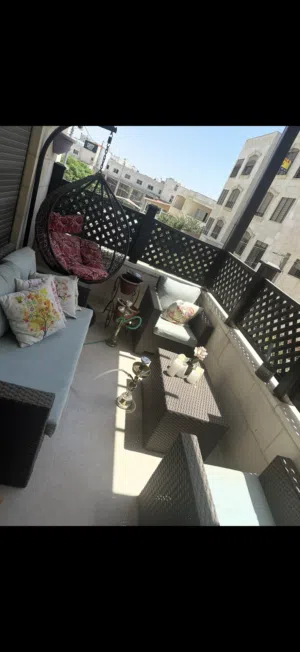 طقم رتان شبه جديد مع مرجيحة للبيع