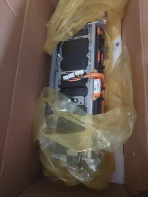 بطارية سيارة مستعملةهايبرد كيا نيرو موديل 2020  عالية الجودة بحالة جيدة وبحاجه لصيانه بعض الخلايا