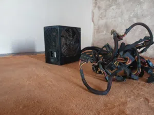 باور سبلاي 850 وط ثقيل وخامته قوية جدا، يصلح لكروت ثقيلة زي 3070,3080,4070 شوف الوصف
