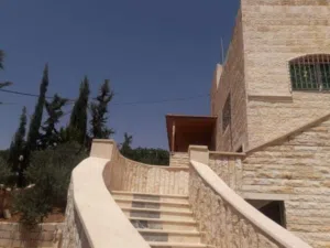 180 m2 More than 6 bedrooms Townhouse for Sale in Zarqa Al Hashemieh