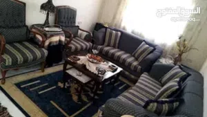 طقم كنب مع طاولات للبيع