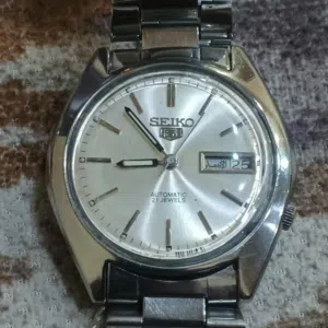 Seiko Five automatic watch for sale in good shape  ساعة سيكو فايف اوتوماتيك للبيع