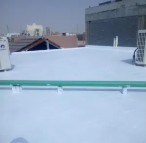 متخصصون في أعمال الواتربروف و المواد العازله و عزل ضد الماء و الحراره بإداره عمانيه 100 ٪