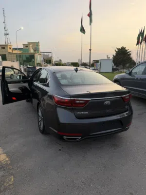 Used Kia Cadenza in Tripoli