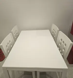 White compact dinning set