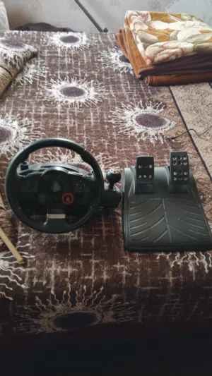 جهاز محاكاة سباقات السيارات Driving Force GT ستيرنج مع دعسات بشتغل على الكمبيوتر والبلايستيشن للبيع