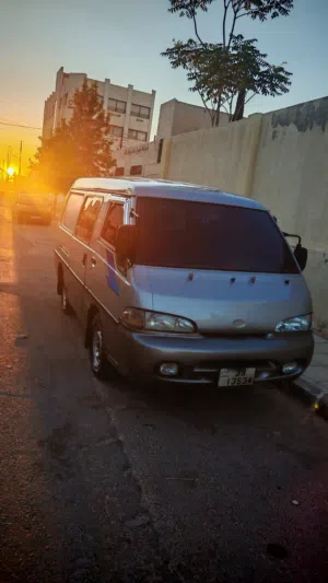 باص هيونداي H100  موديل 2001  مرخص لغاية 20/7  الدفع كااش