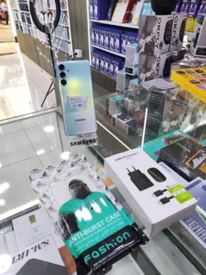 Samsung Galaxy M55 256 GB in Zarqa