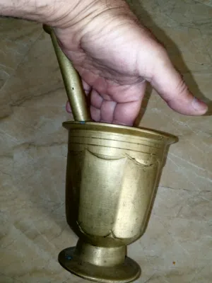 هاون قديم وزن تقريبا 3كغم