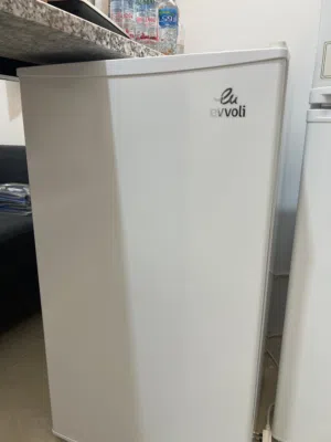 **Evvoli 93L Mini Refrigerator for Sale – Excellent Condition**
