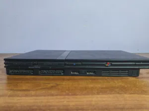 يوجد بلايستيشن 2 بحاله جيده استعمال خفيف جدا السعر لقطه يوجد تفاوض بسيط