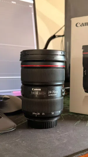 Canon EF 24-70mm f/2.8L II USM Lens بحالة ممتازه