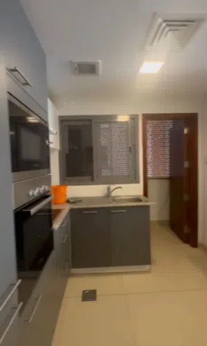 شقة للايجار في مسقط هيلز غرفة وصالة مريحة