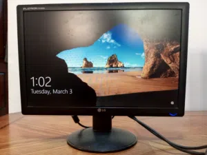 شاشة LG بحالة ممتازة