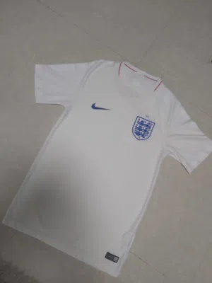 تيشيرت المنتخب الانجليزي 2022