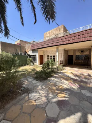 400 m2 More than 6 bedrooms Townhouse for Sale in Basra Khaleej
