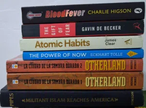كتب ومجلدات متنوعة