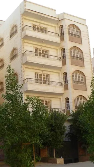 5+ floors . 324 m2 . Landlord