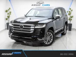 Toyota Land Cruiser Vx-r 2024  السيارة بحالة الوكالة و بأعلى صنف و قطعت مسافة 51,000 كيلو متر