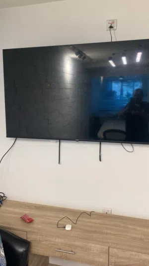 شاشة شبه جديده جي جارد