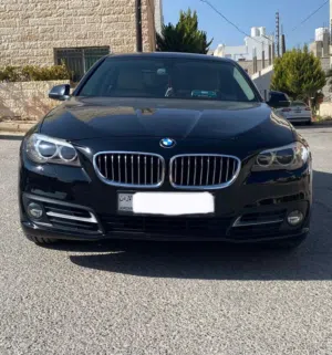 BMW 520i 2016  مجمركة خليجيه استعمال خفيف جداً