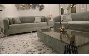 كنب مفصلته بسعر الف و300 ببيعه با320دينار سبب البيع للتجديد