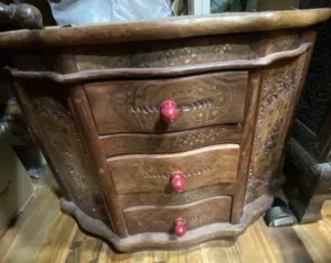Wooden cabinet with multiple drawer in good condition