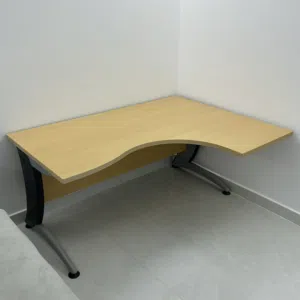 طاولة زاوية حجم كبير
