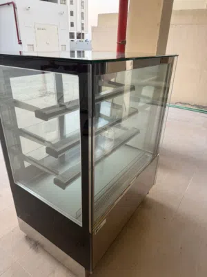 Cake Display ثلاجة عرض شبه جديدة
