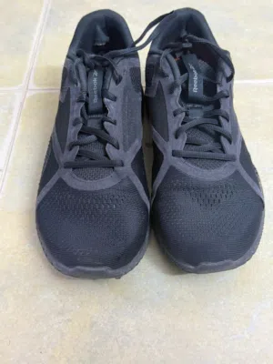 اسود   reebok 44