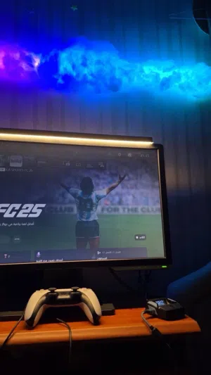 شاشه نظيفه ممتاز سبب البيع اشتريت وحده موصفاتهاا اممتازه جدا ينفع للps4 و ps5 و للpc